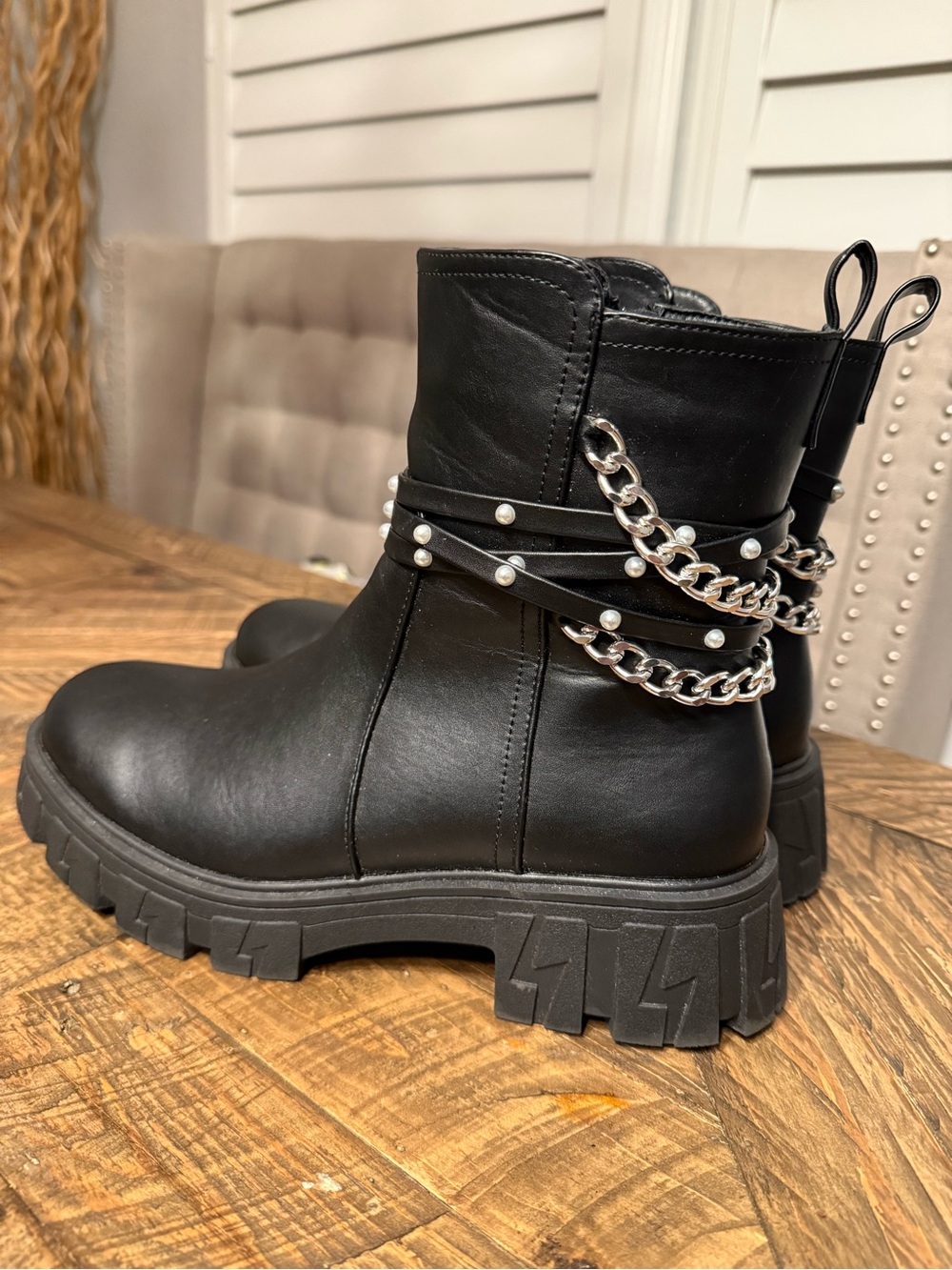Black Pearl & Chain Moto Combat Boots - Trendy Biker Style Gothic Dark Academia